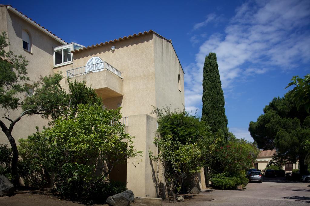 Motel Le Vieux Moulin LʼÎle-Rousse Eksteriør billede